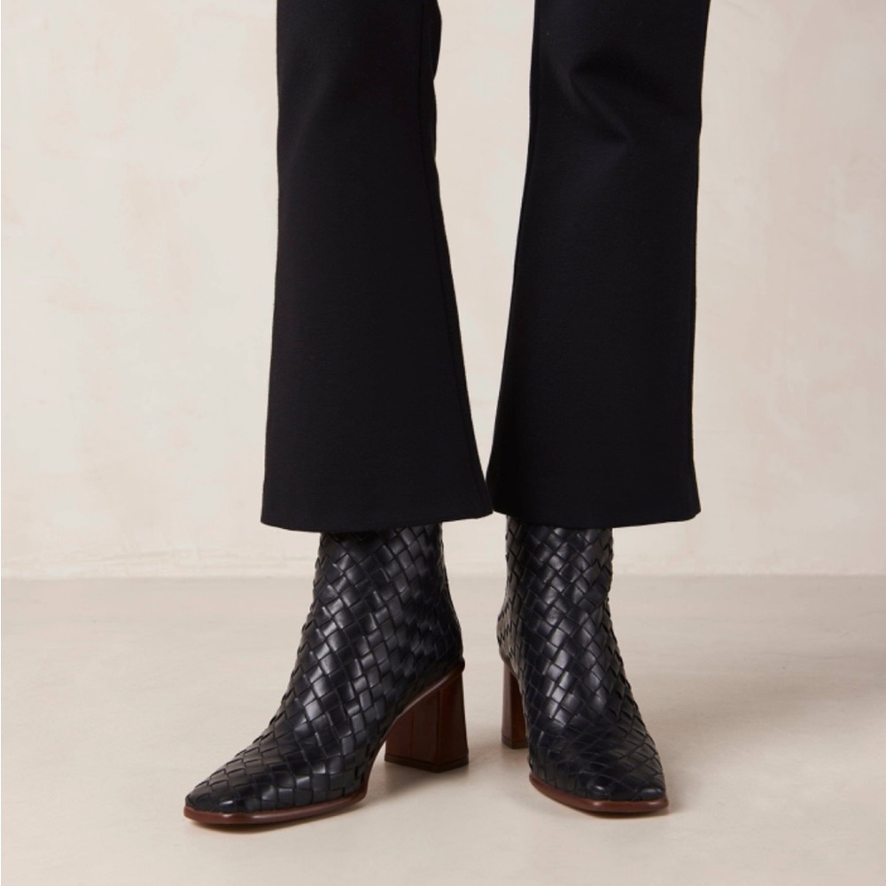 ALOHAS West black braided leather boots!